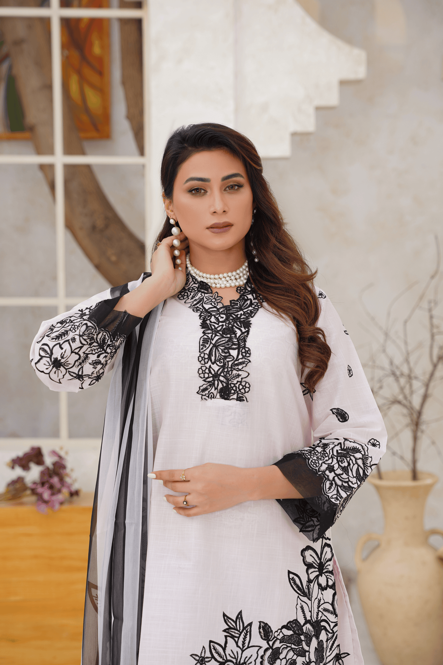Memonaas Monochrome Elegance Lawn 3 Piece Suit – Black & White Collection