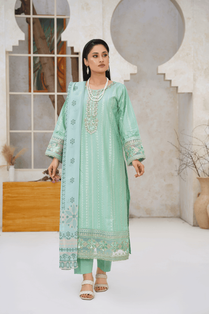Memonaa’s Mint Green Embroidered 3-Piece Lawn Suit