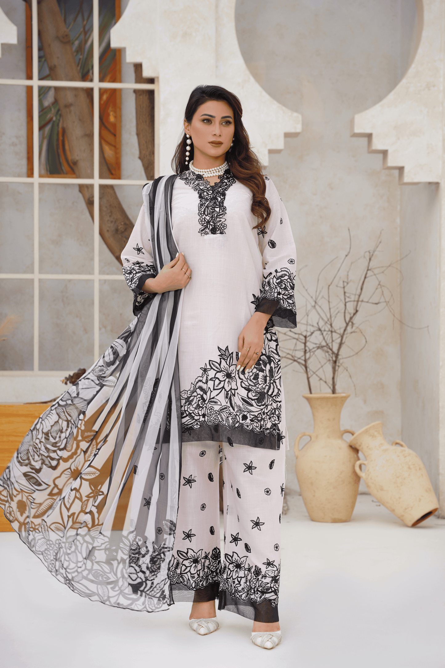 Memonaas Monochrome Elegance Lawn 3 Piece Suit – Black & White Collection