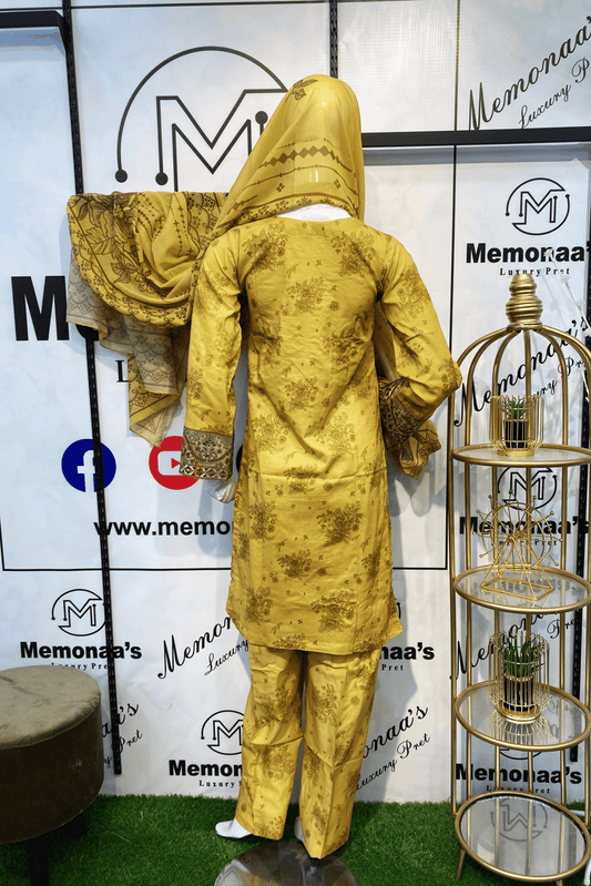 Embroidered Lawn 3 Piece Suit with Chiffon Dupatta – Magenta