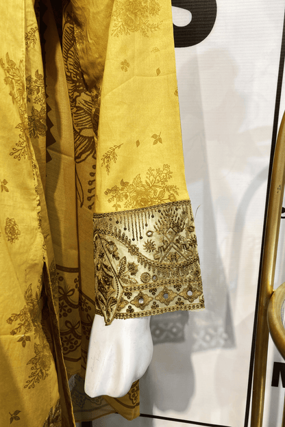 Embroidered Lawn 3 Piece Suit with Chiffon Dupatta – Magenta