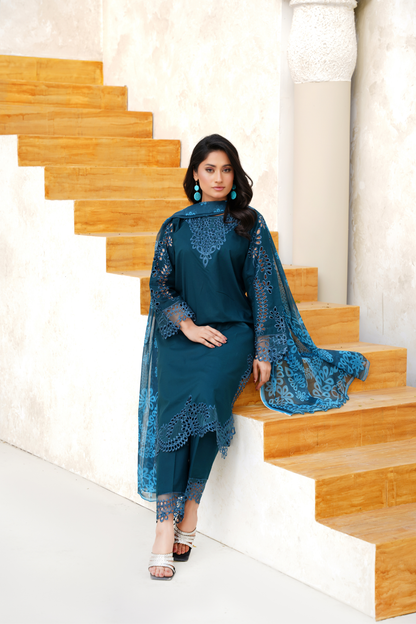 Embroidered Khaddar 3 Piece Winter Suit with Chiffon Dupatta | Teal Elegant Wear
