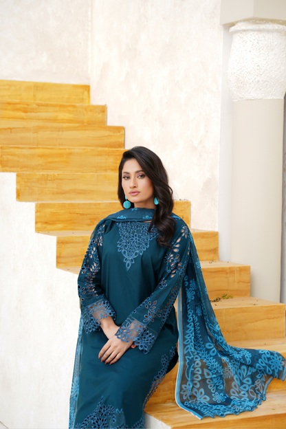 Embroidered Khaddar 3 Piece Winter Suit with Chiffon Dupatta | Teal Elegant Wear