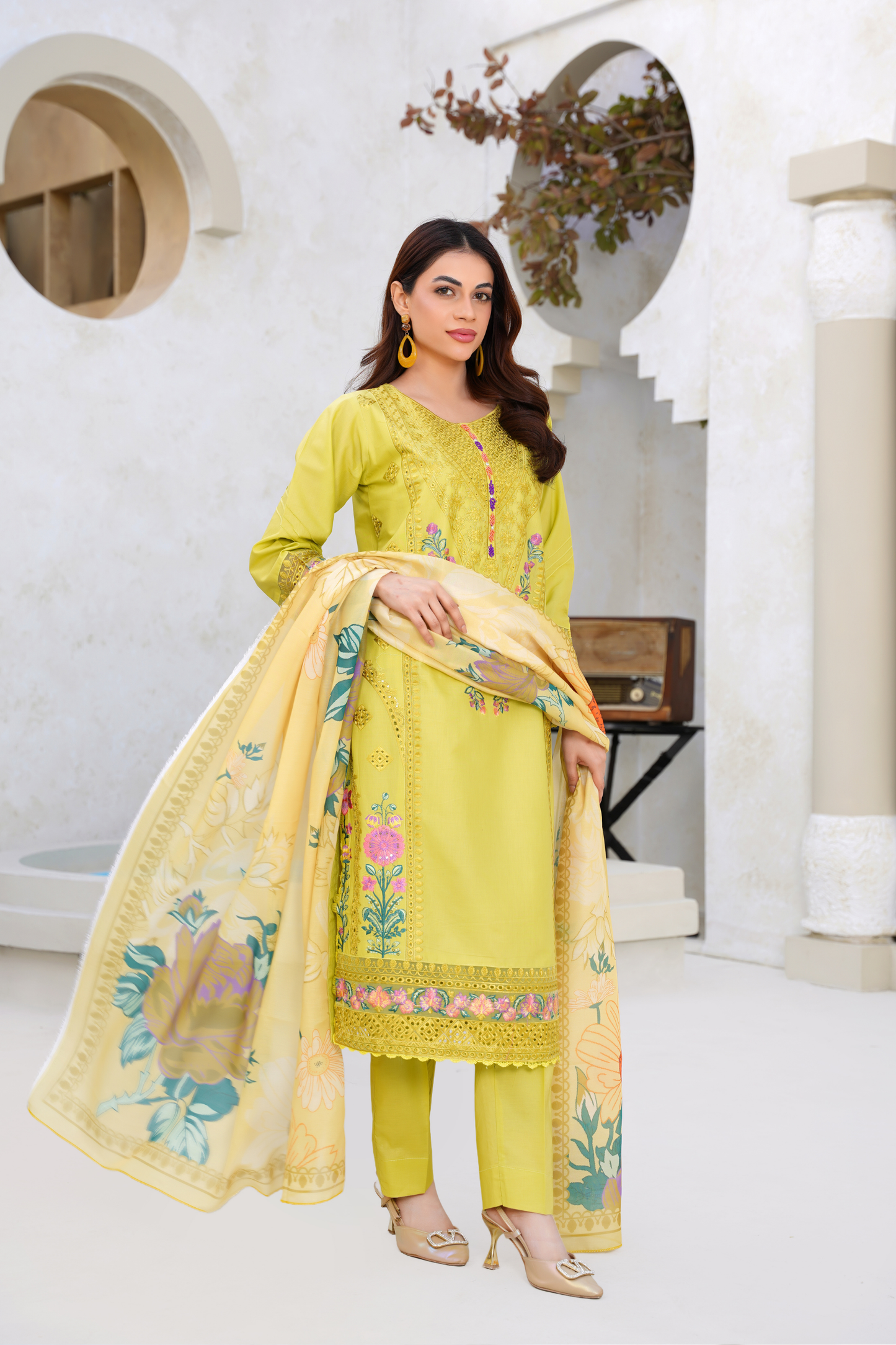 Embroidered Khaddar 3 Piece Winter Suit with Chiffon Dupatta | Elegant Festive Wear