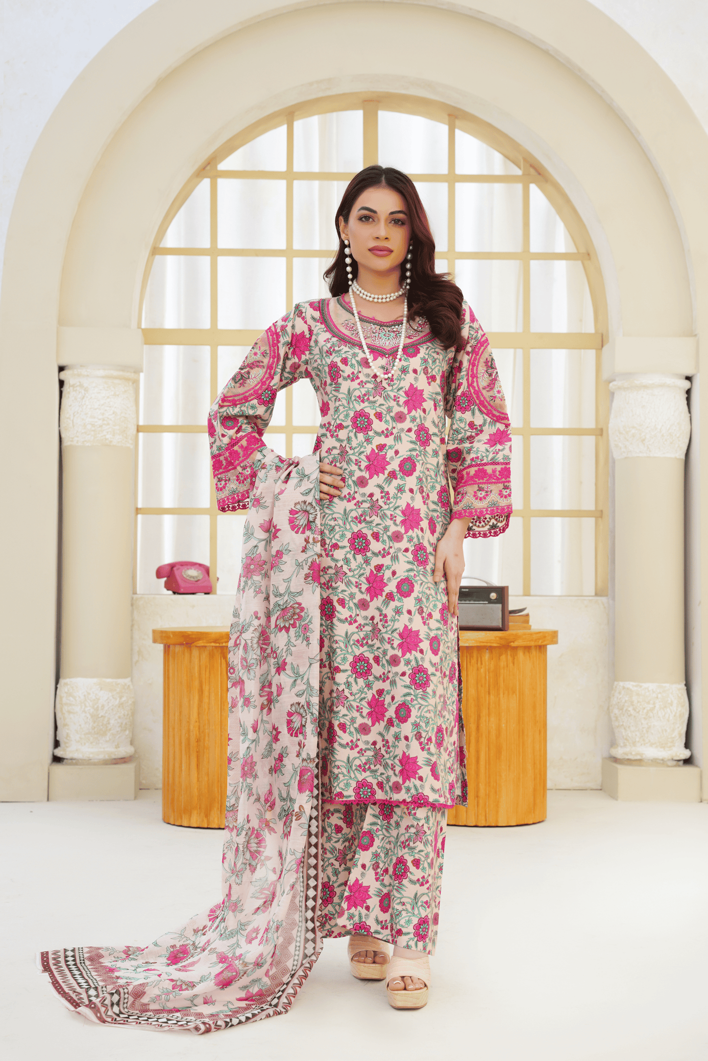 Memonaas Luxury Summer Lawn Suit with Chiffon Dupatta